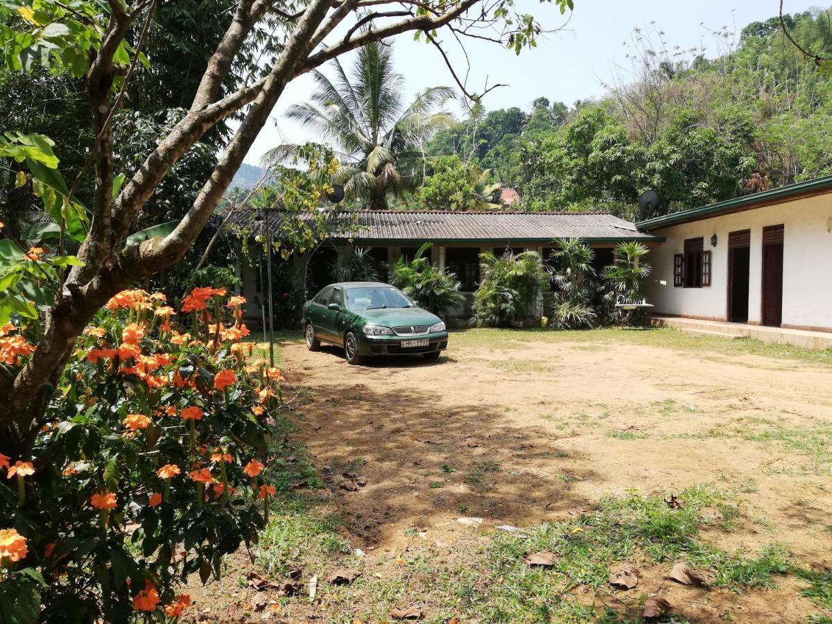 Leaf Guest House Gampola Exterior photo