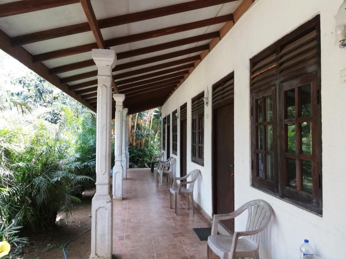 Leaf Guest House Gampola Exterior photo